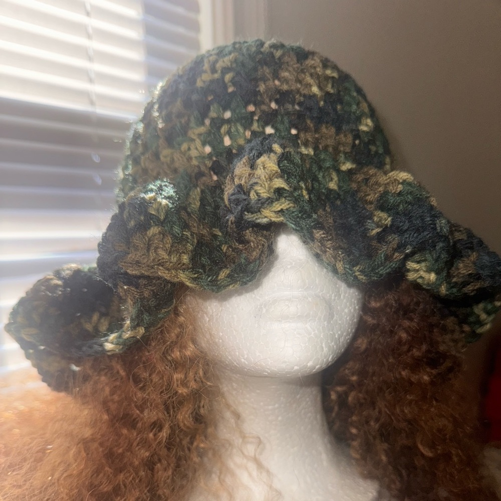 Camouflage Knit Wavy Brim Bucket Hat